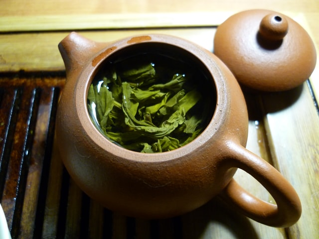 teapot with green tea